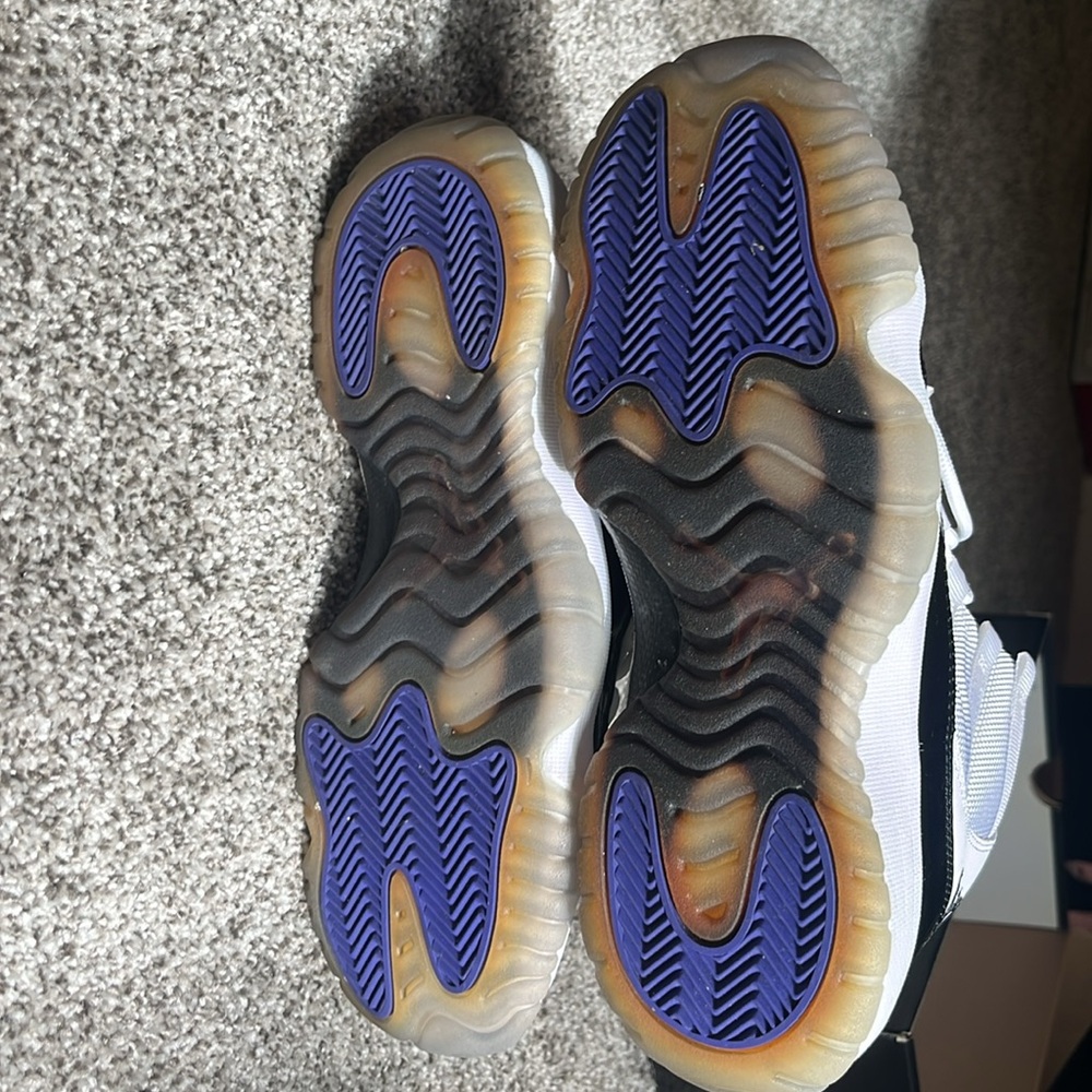 Air Jordan 11 Retro (GS) Concord - Picture 3 of 7